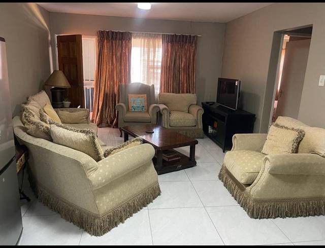 3 BEDROOM TOWNHOUSE FOR SALE IN OAKDENE